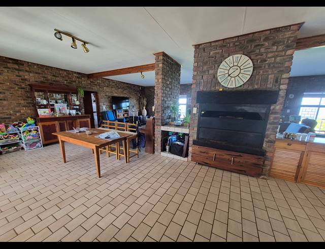 5 BEDROOM HOUSE FOR SALE IN DANA BAY